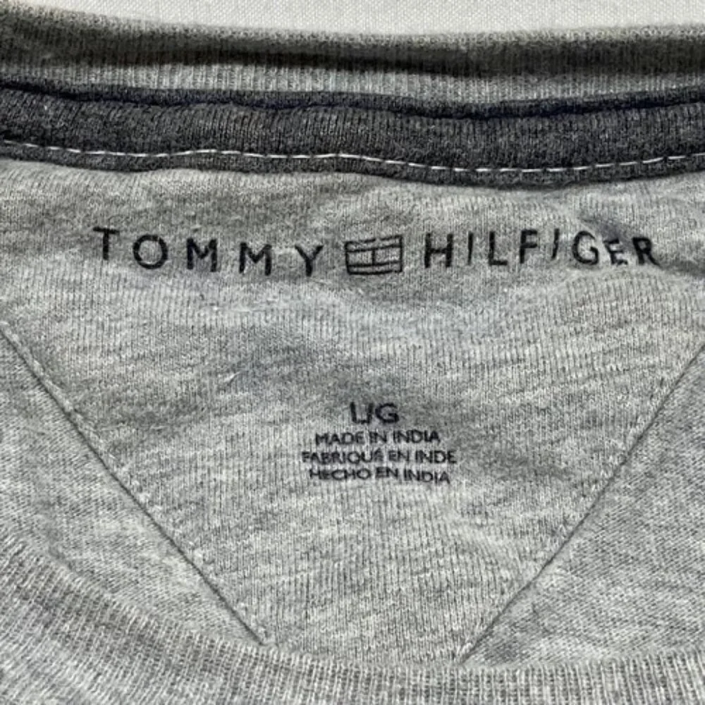 Tommy Hilfiger T-Shirt Men's Large Gray TH Graphic Logo Short Sleeve‎ Tee GUC